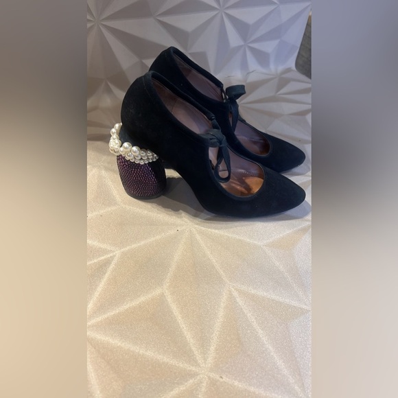 Dries Van Noten Black Velvet Heels with Pearl Detail - Picture 8 of 10